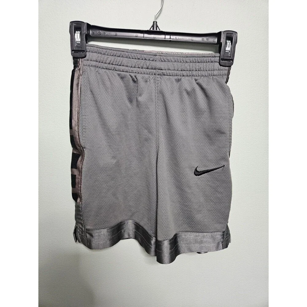 Sz M - Nike Kids Shorts